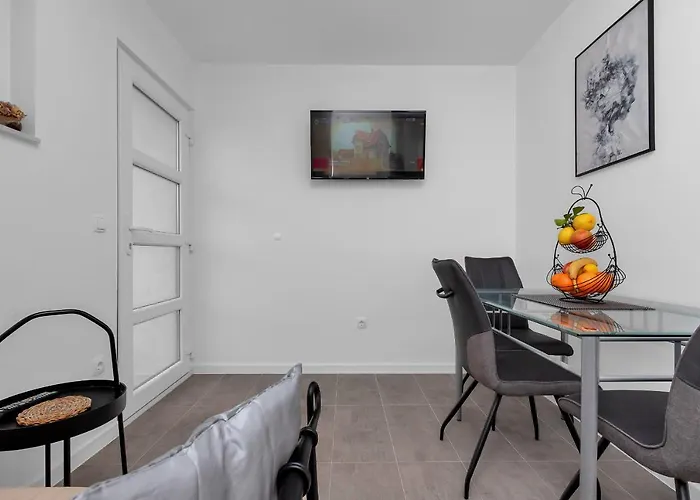 Nikmar Μακάρσκα