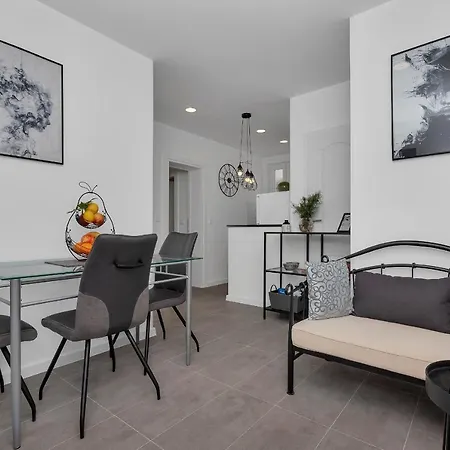 Nikmar Макарська